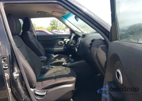 2016 Kia Soul z USA, uszkodzony, nr VIN KNDJN2A28G7331430